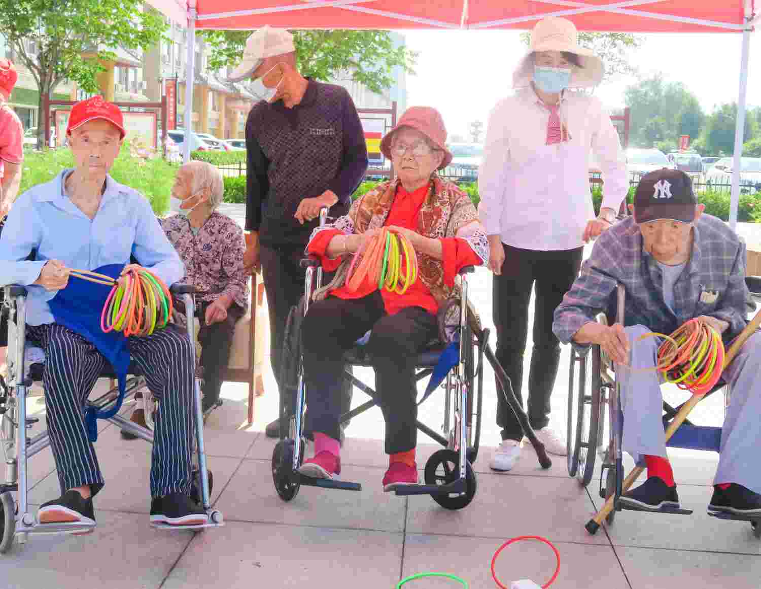 今年会曲阜孝养院欢乐套圈|孝养父亲节乐翻天